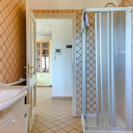 Vista Mare - Casa Con Terrazzo E Parcheggio Gratuito Apartman